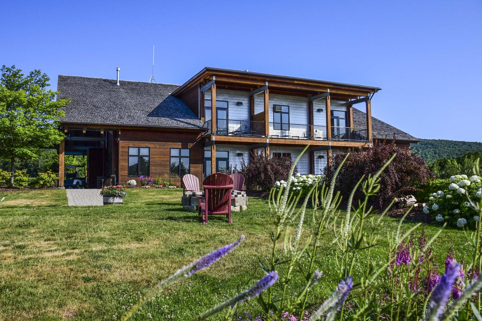 Clubhouse Suite Summer