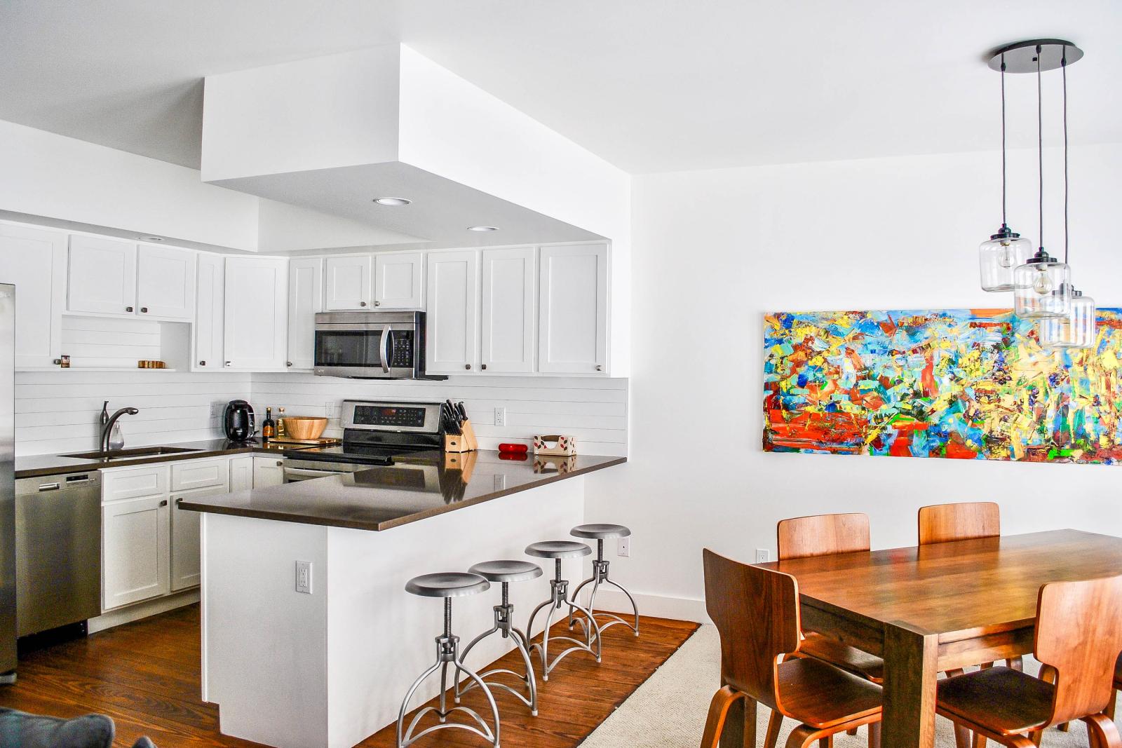 Village Condo 110 Kitchen & Dining