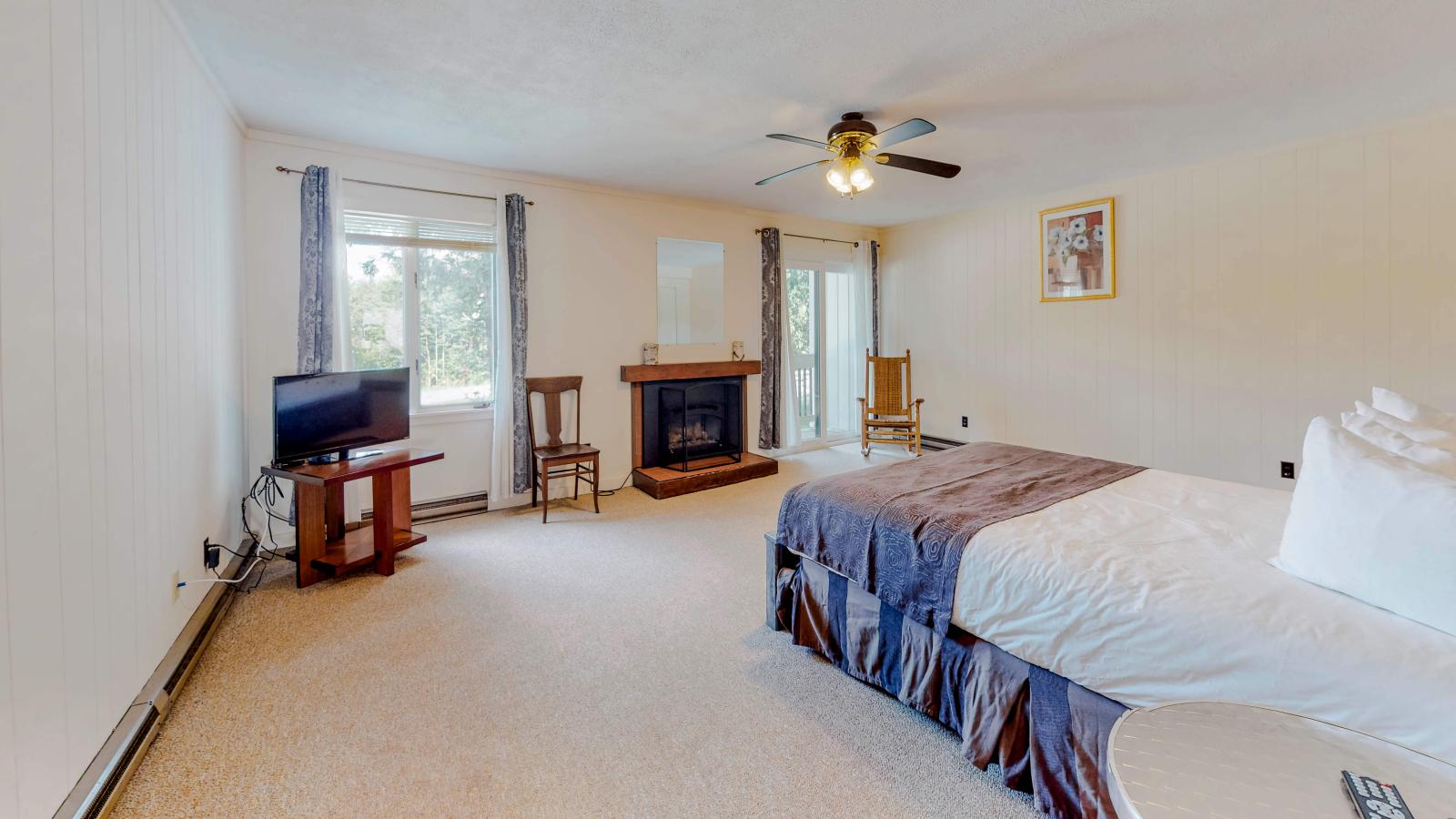 Mountainside Condo 105