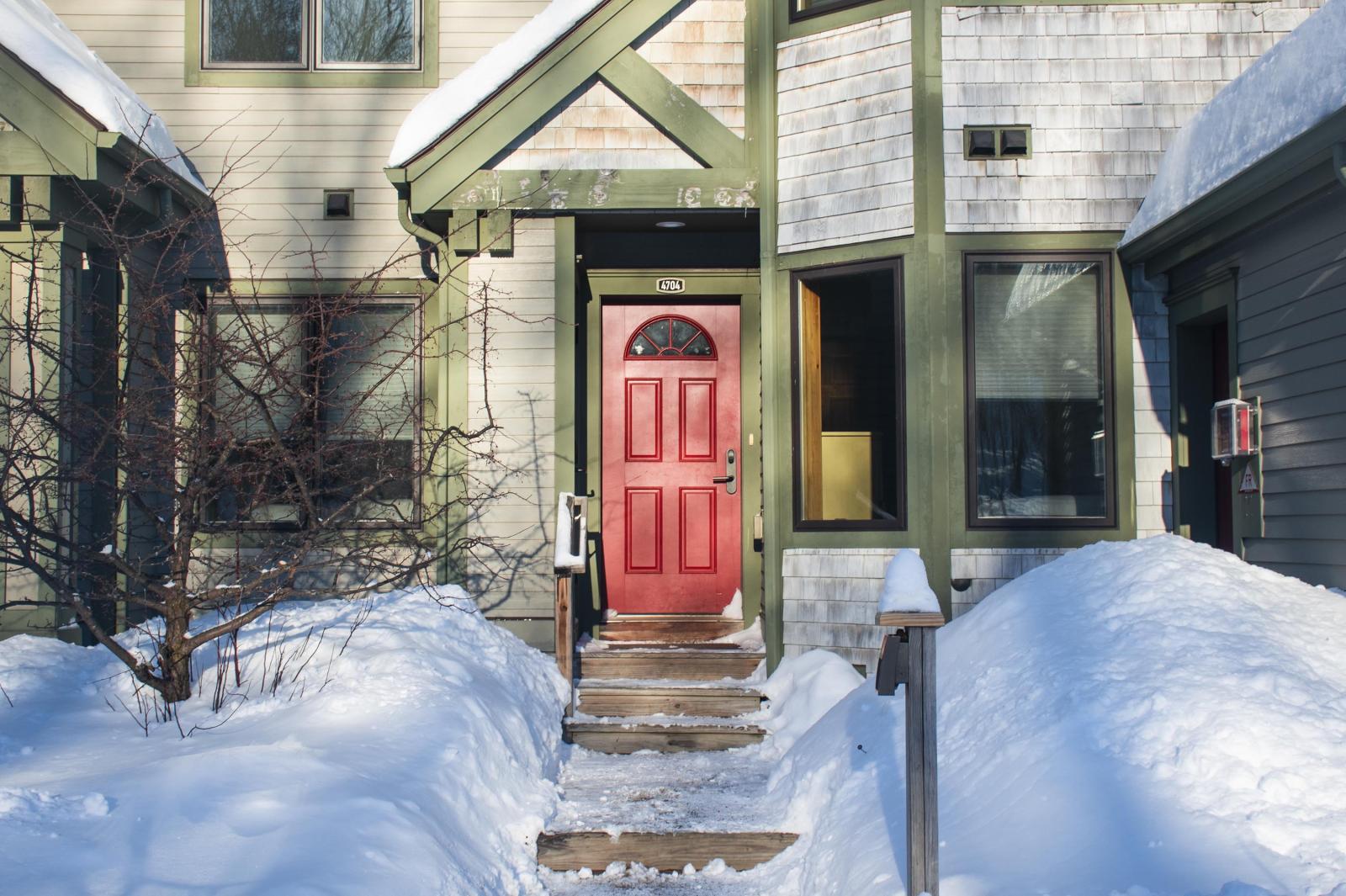 Journeys End Long Trail Building