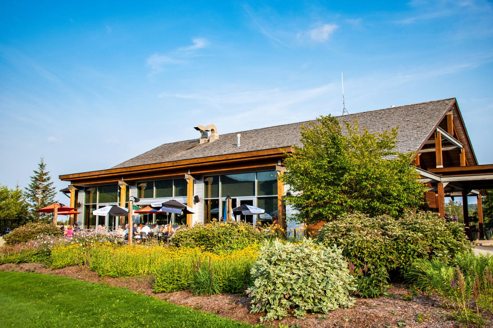 Clubhouse Suite Summer