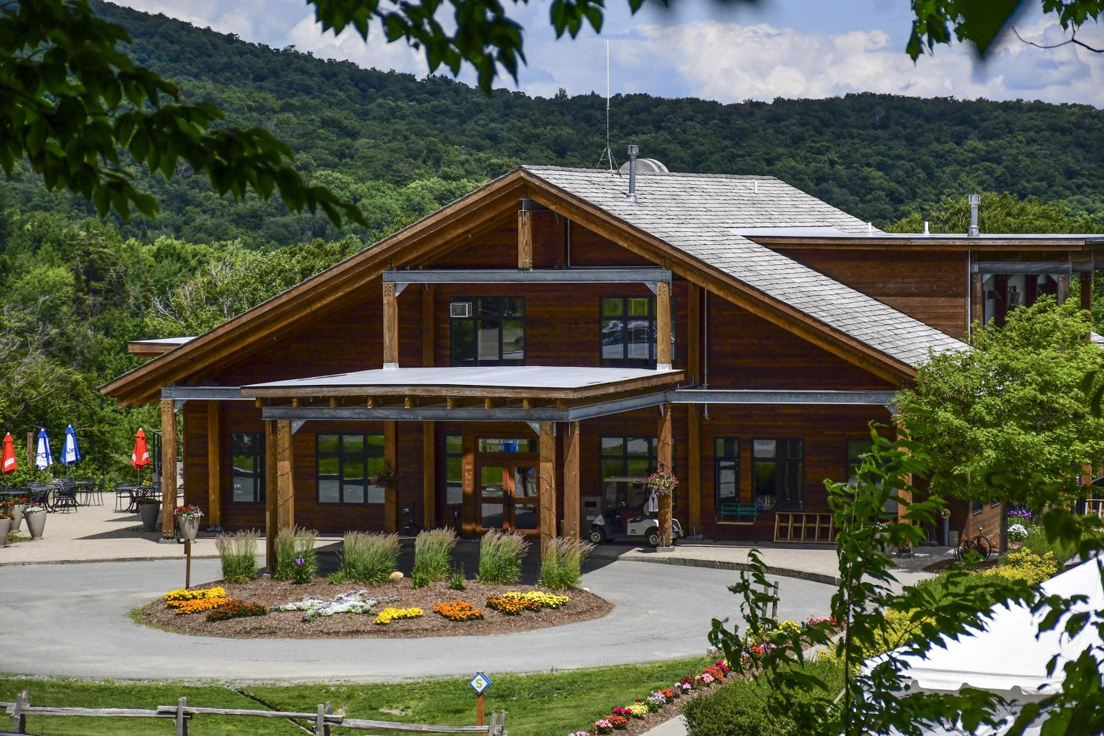 Clubhouse Suite Summer